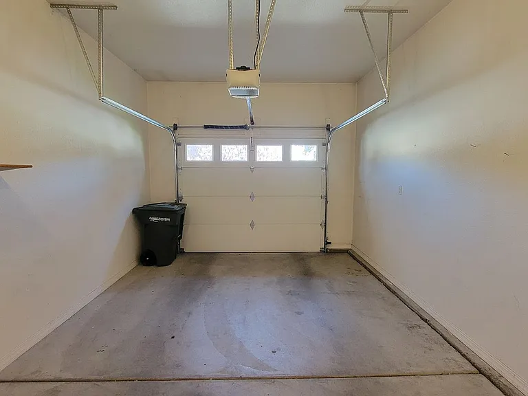 2835 Brittany Dr — Photo 9