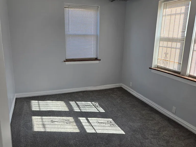 8058 S Hermitage Ave — Photo 36