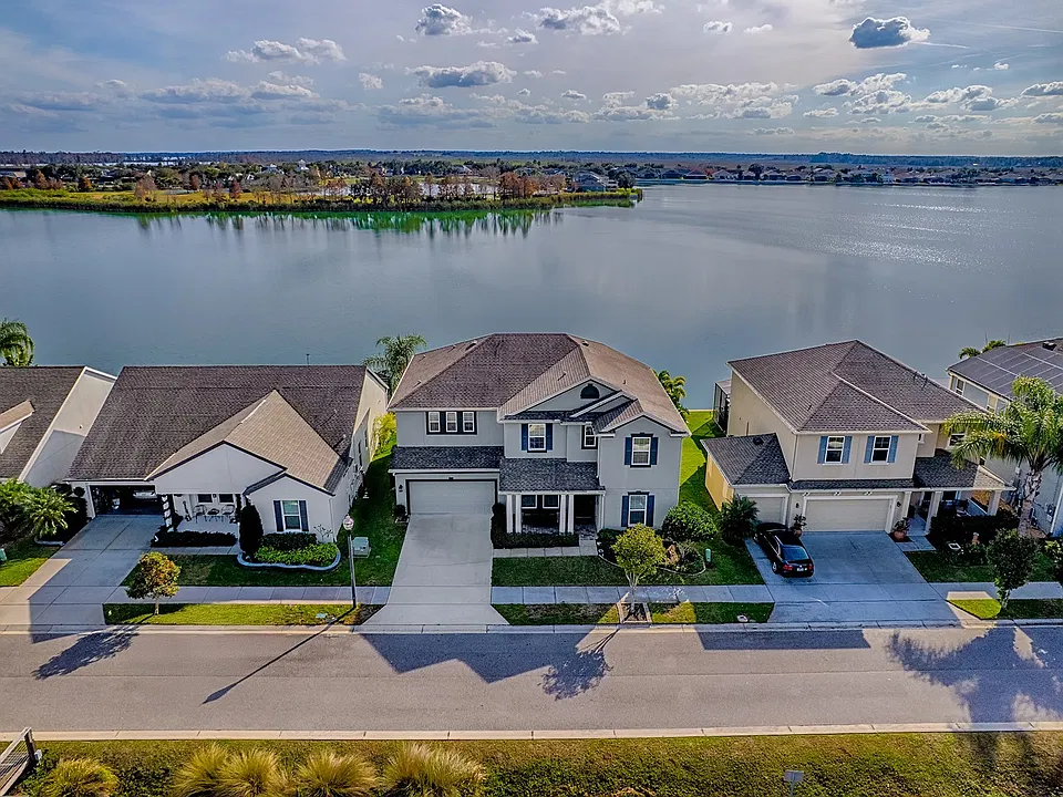 417 Blue Cypress Dr