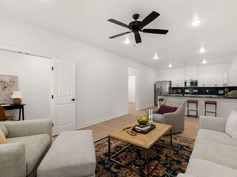 8818 Cantera Dr #B — Photo 12