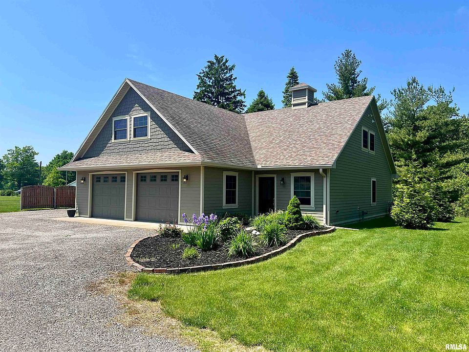 1st image of 446 Oakwood Dr