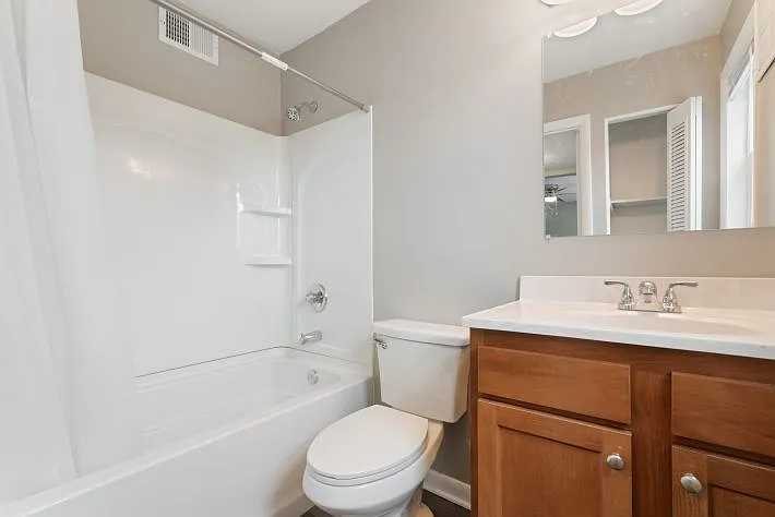 Flats at Greentree — Photo 9