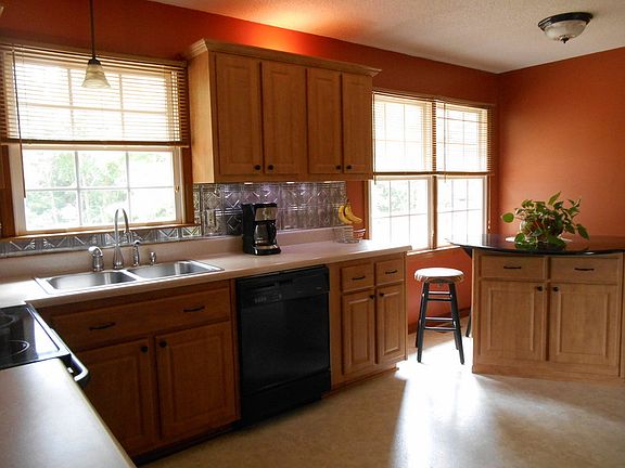 4th image of 6621 Edwin Dr