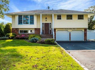 17 Darien Pl, East Northport, NY 11731