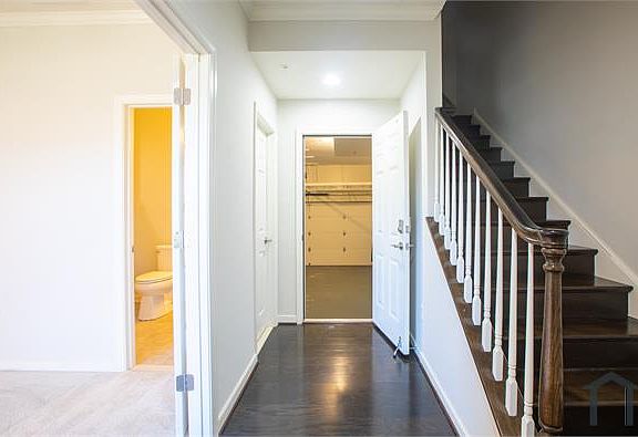 3rd image of 606 Cobbler Pl