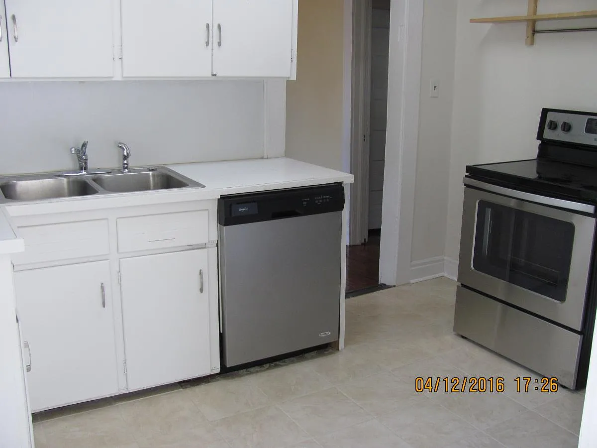 2 bed, 1050 sqft, $1,475 — Photo 2
