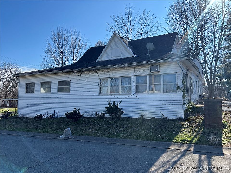 1st image of 237 E Oak Street