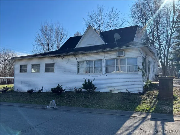 237 E Oak Street, Campbellsburg, IN 47108