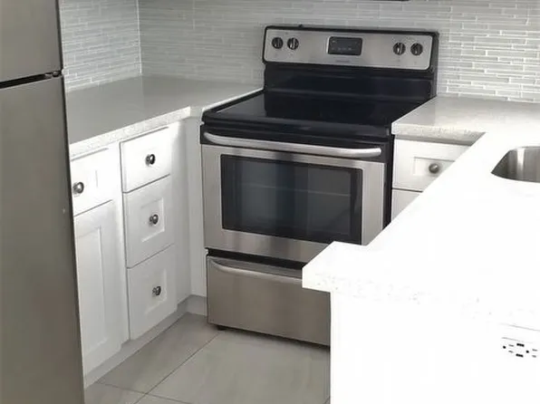 752 Executive Center Dr APT 38, West Palm Beach, FL 33401