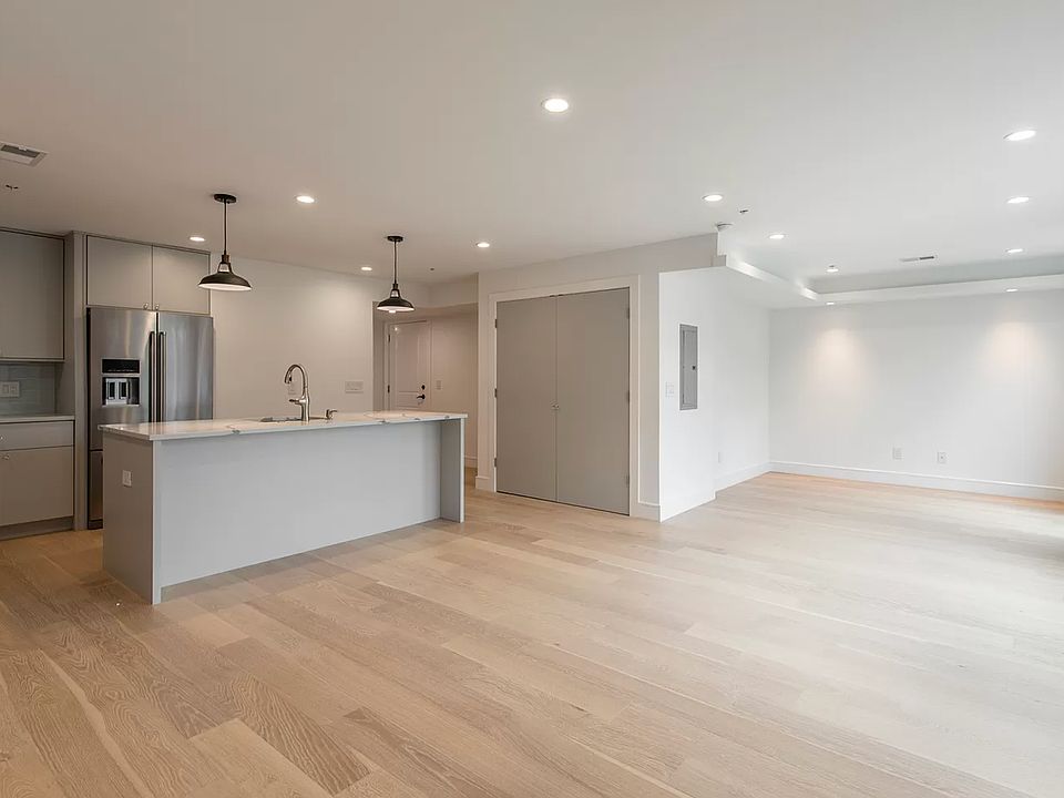 1st image of 1112 Dunton St #1