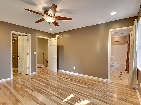 4th image of 3971 Dakota Ave S