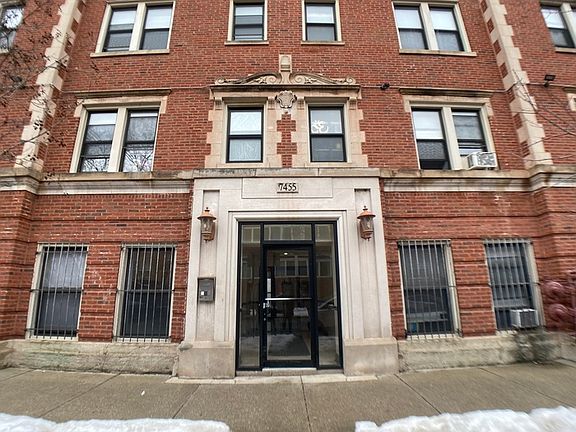 3rd image of 7455 N Greenview Ave APT 514