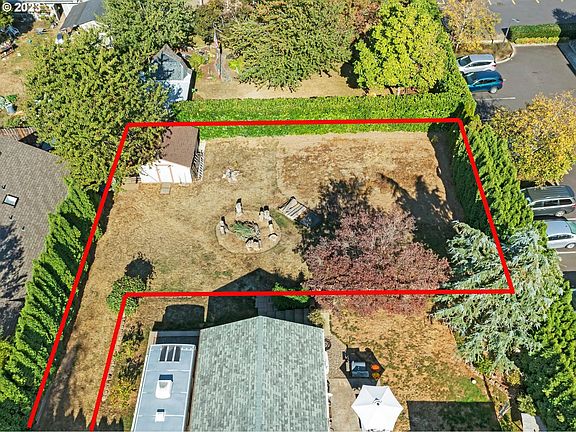 4th image of 22031 SE Ash St #E
