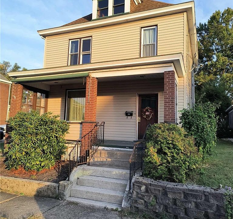 1st image of 400 Guy St