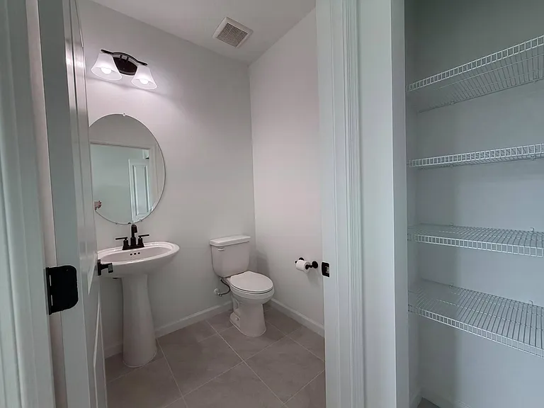 4402 Longwood — Photo 34