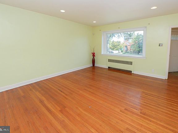 5th image of 1759 E Tulpehocken St