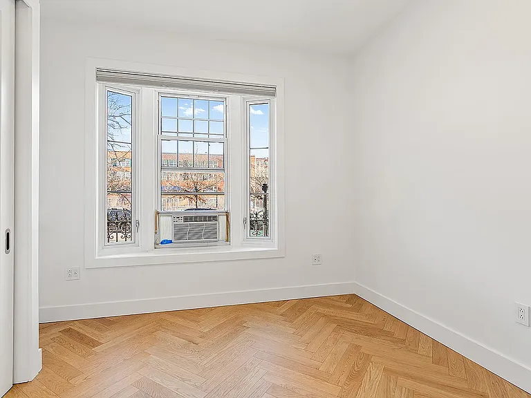 415 Washington Ave #12A — Photo 4