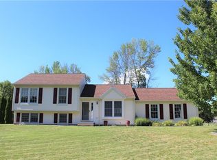 3241 Green Tree Dr, Walworth, NY 14568