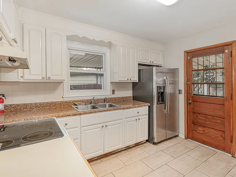 6117 Morrow Rd — Photo 7
