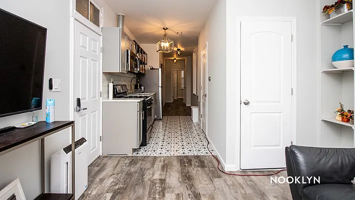 Rented by Nooklyn NYC LLC | media 22