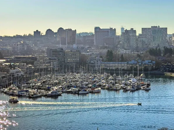 1228 Marinaside Cres #1705, Vancouver, BC V6Z 2W4