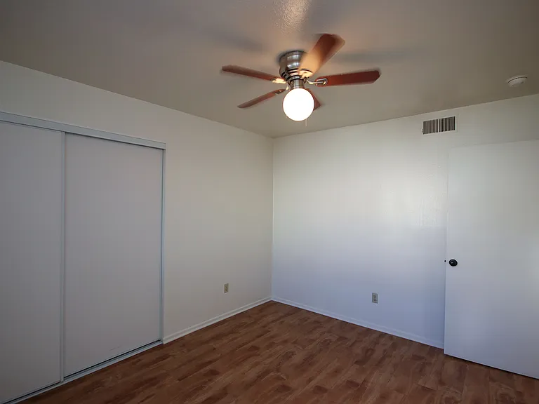 74 S Meridith Ave #4 — Photo 12