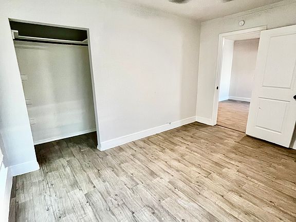 5th image of 359 N San Joaquin Ave