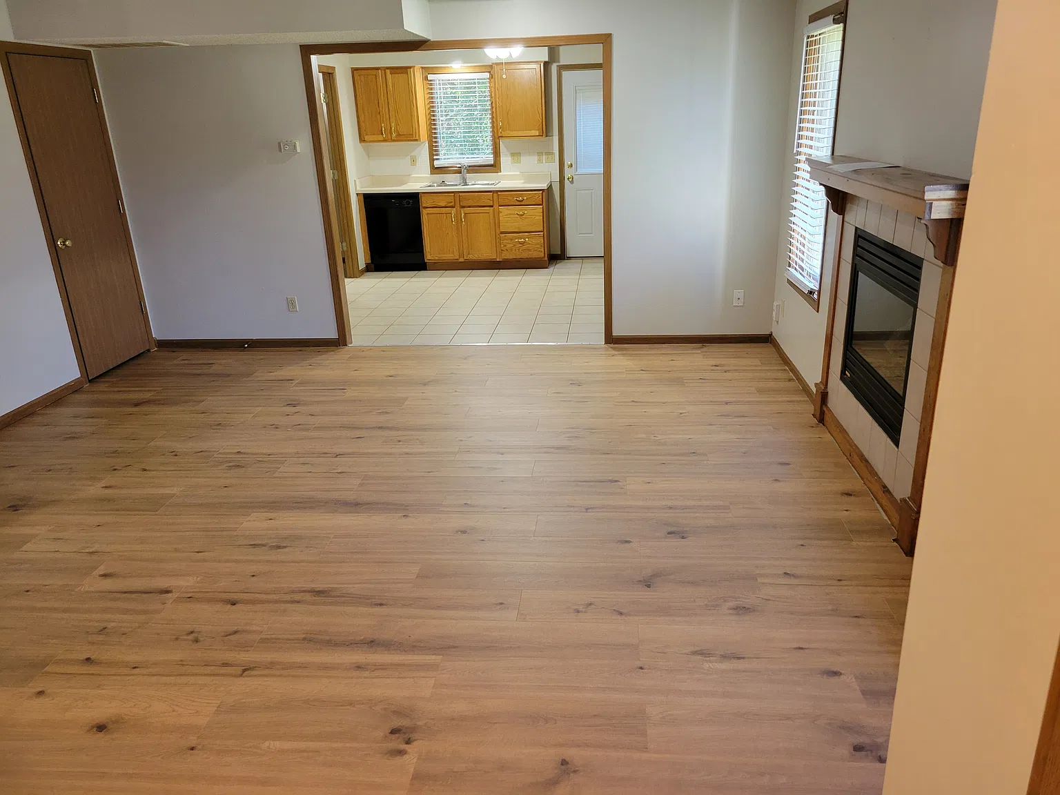 2 bed, 1.5 bath, 1250 sqft, $1,230 — Photo 2