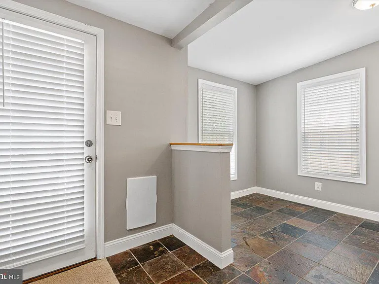 2819 Summerfield Rd — Photo 19