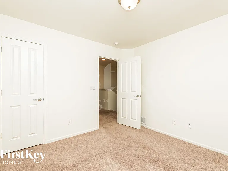 10142 Luneth Dr — Photo 13