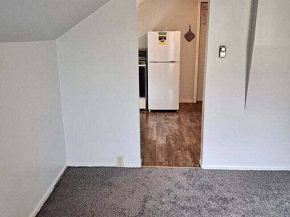 5th image of 804 Ferry St #1-2