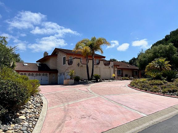 3rd image of 5892 Oakhill Dr