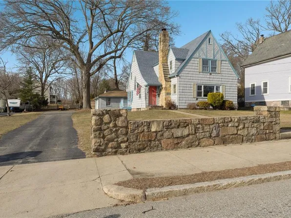 282 Gaskill St, Woonsocket, RI 02895