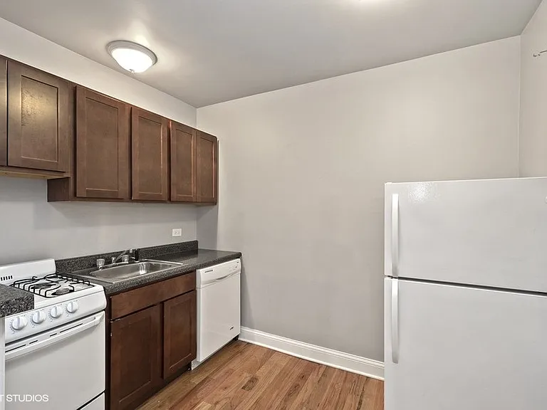 1347 North Dearborn Street — Photo 5