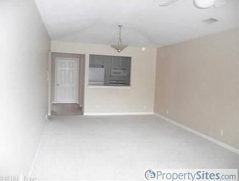 3rd image of 822 Ironwood Dr