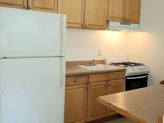 3rd image of 23-12 24th Ave #2R
