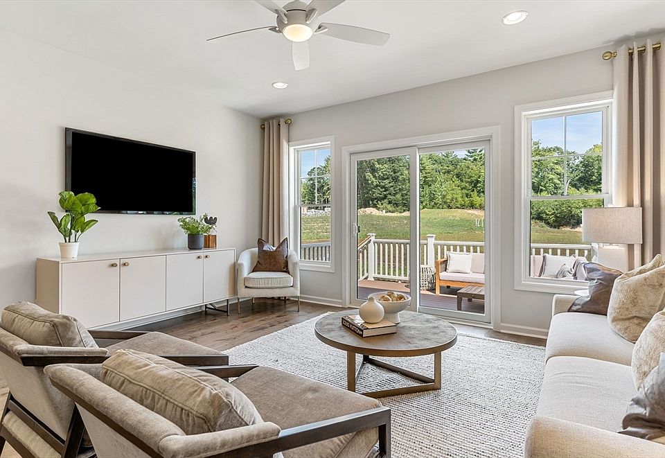 1st image of 16 Weathervane Dr #23