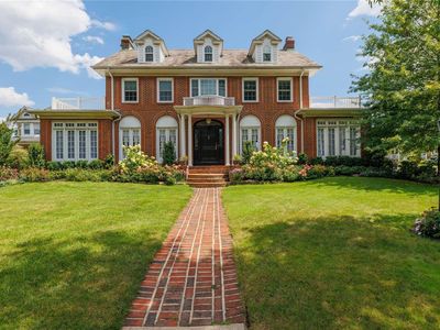 149 Hempstead Avenue, Rockville Centre, NY, 11570