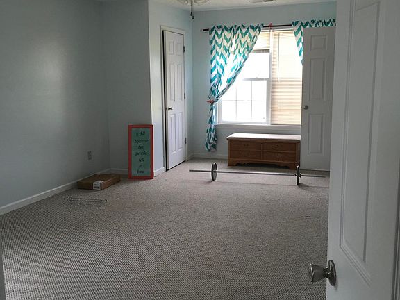 4th image of 147 Meadow Vale Ct