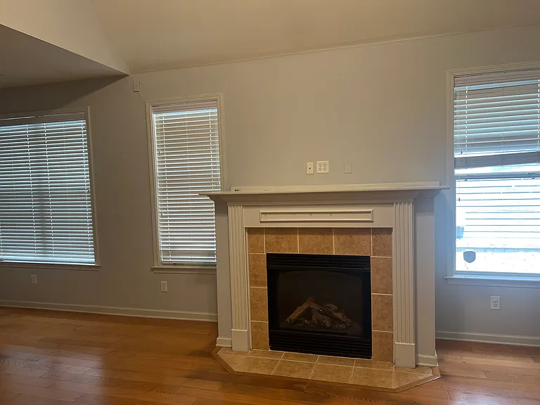 1353 Island Shore Dr — Photo 5