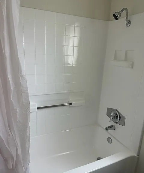 Westbay Apartments — Photo 11