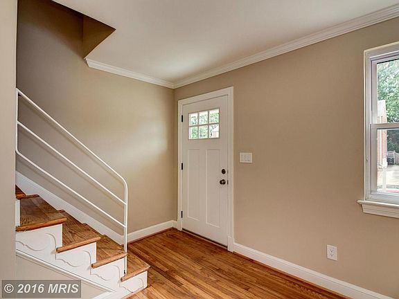 2nd image of 2737 S Uhle St