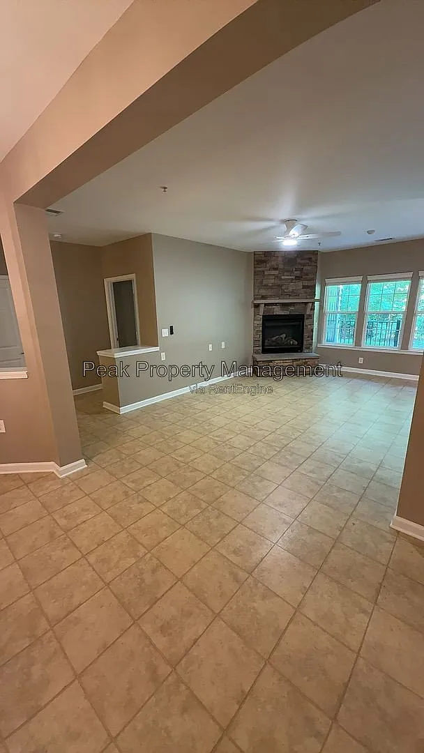 2 bed, 2.0 bath, 1658 sqft, $2,500 — Photo 4