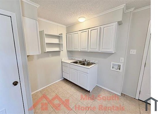 2nd image of 3205 Madewell St