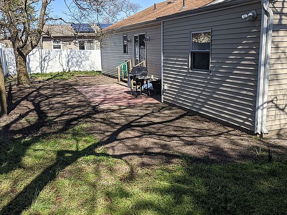 5th image of 1707 Shore Blvd