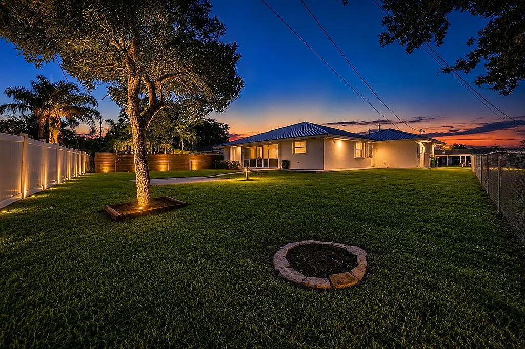 3 bed, 2.0 bath, 1768 sqft, $2,550 — Photo 3