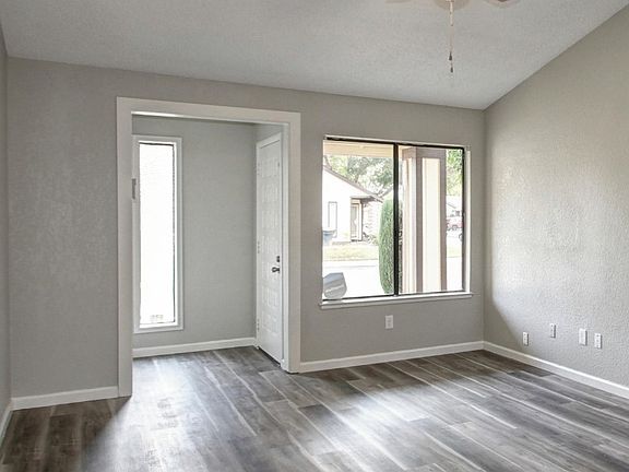 3rd image of 7833 Orchard Woods Cir