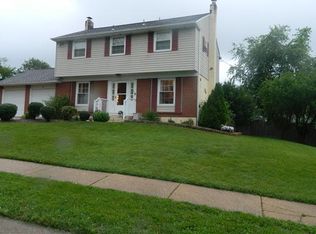 616 Walnutree Ln, Claymont, DE 19703