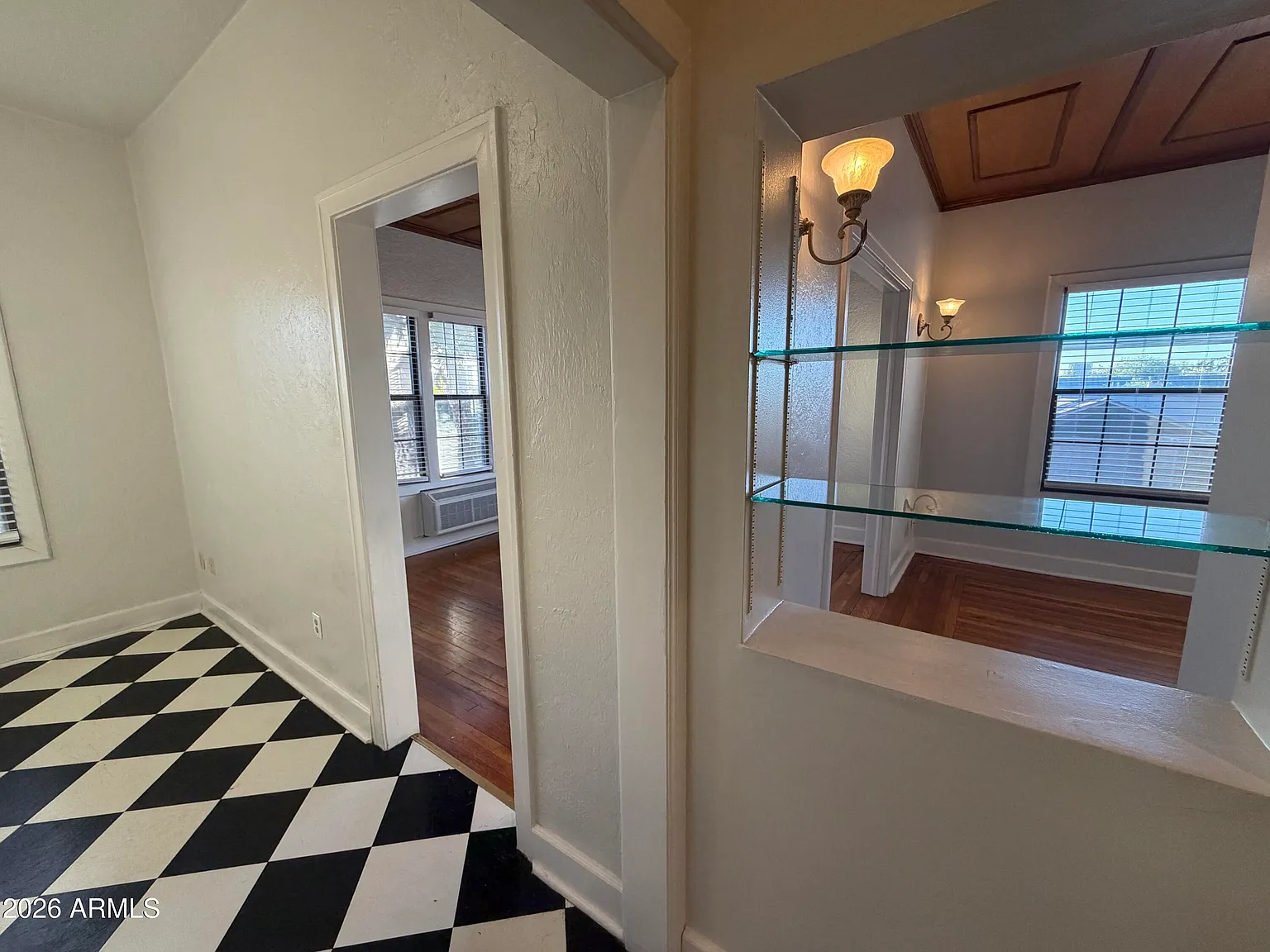 1 bed, 1.0 bath, 450 sqft, $1,150 — Photo 2