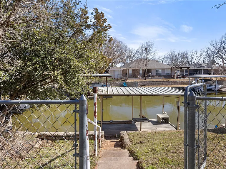 417 Sky Harbour Ct — Photo 25